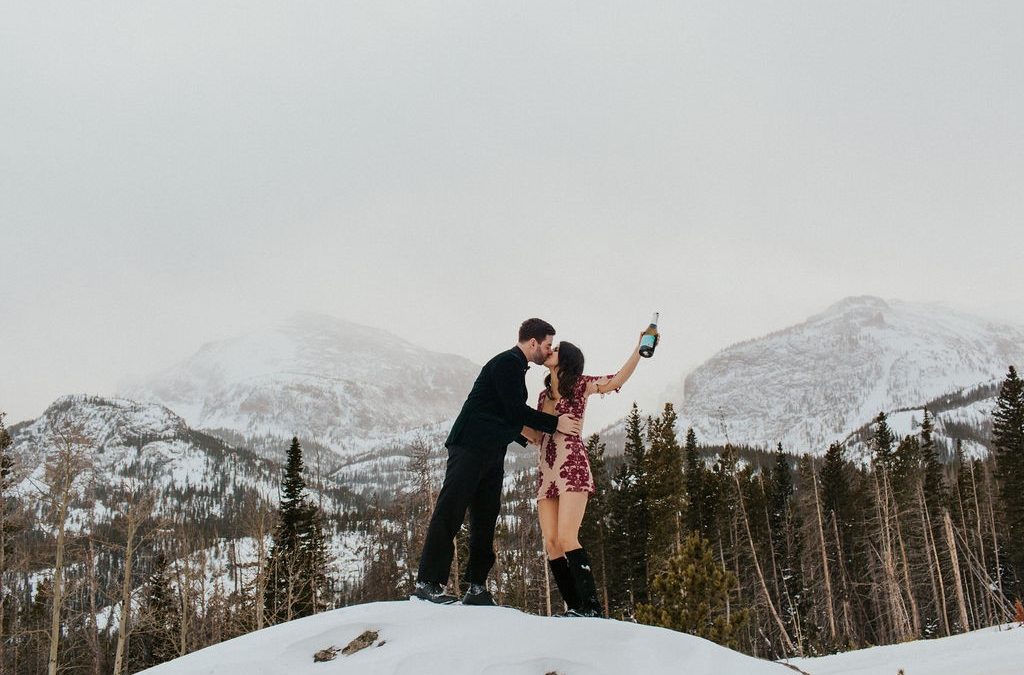 Alyssa & Jake’s Snowy Colorado Engagement Photo Session